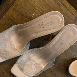 Rouge Helium Women's Clear Mules